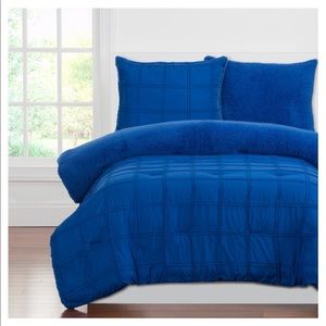 Queen 3 piece comforter set